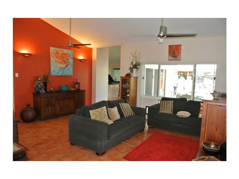 42 Holland Street, Wongaling Beach QLD 4852