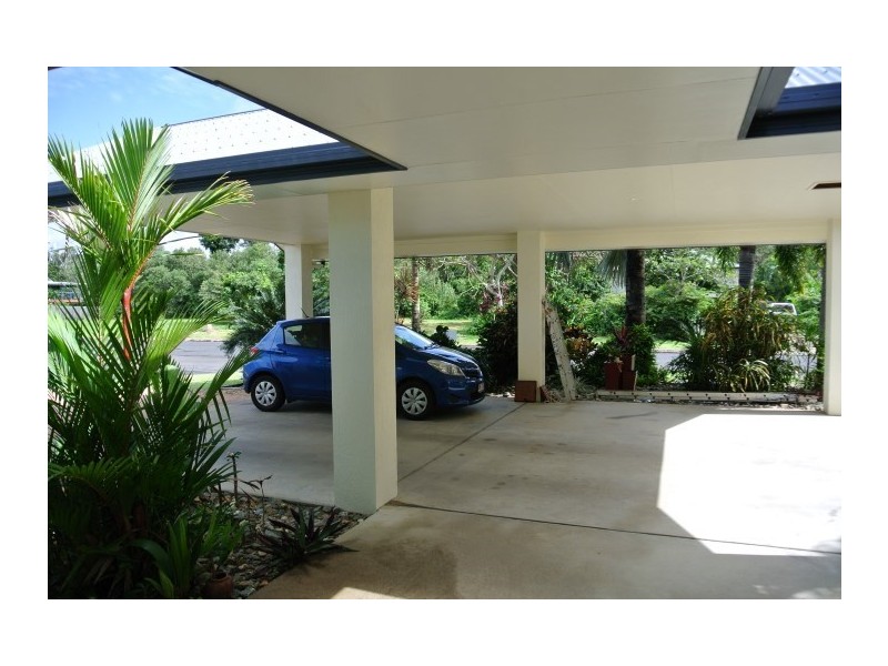 42 Holland Street, Wongaling Beach QLD 4852