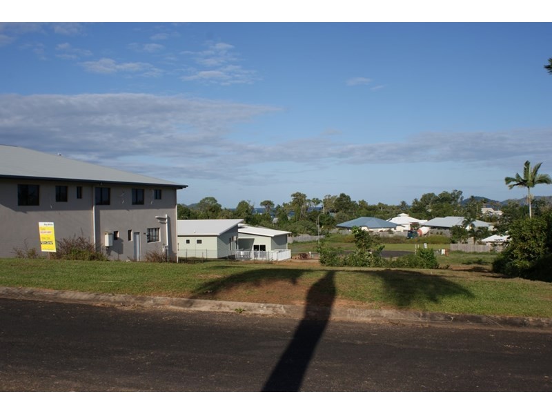 16 Admiralty Street, South Mission QLD 4852