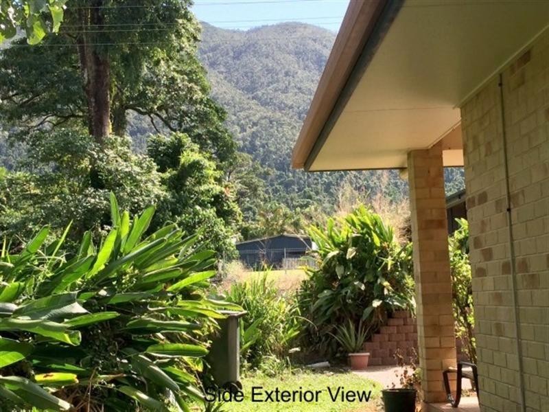 7 Henry Street, Tully QLD 4854