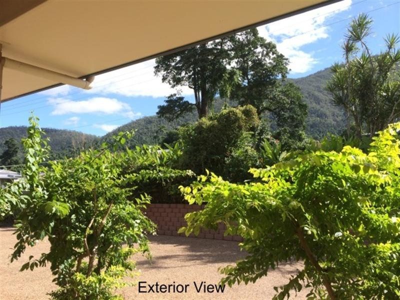 7 Henry Street, Tully QLD 4854