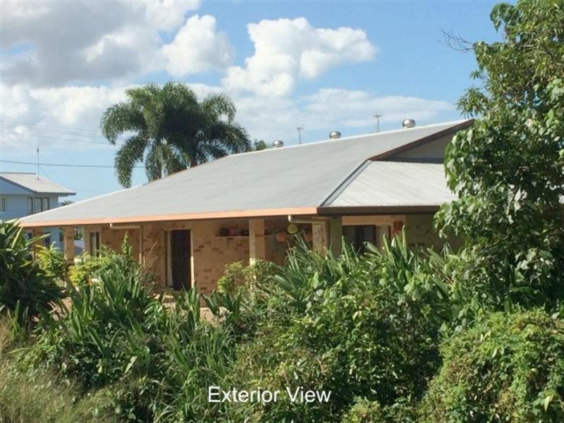 7 Henry Street, Tully QLD 4854
