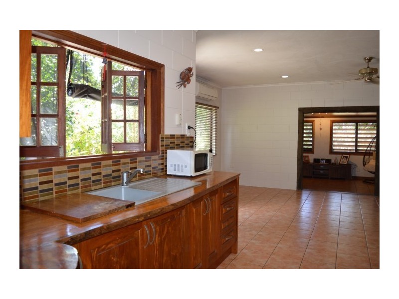 69 Cutten Street, Bingil Bay QLD 4852