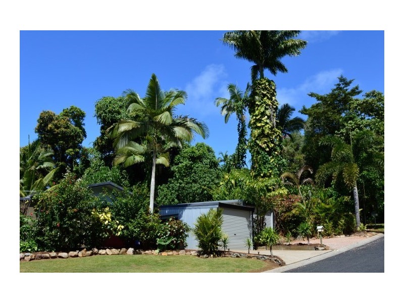 69 Cutten Street, Bingil Bay QLD 4852