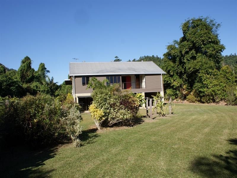 573 El Arish Mission Beach Road, Mission Beach QLD 4852