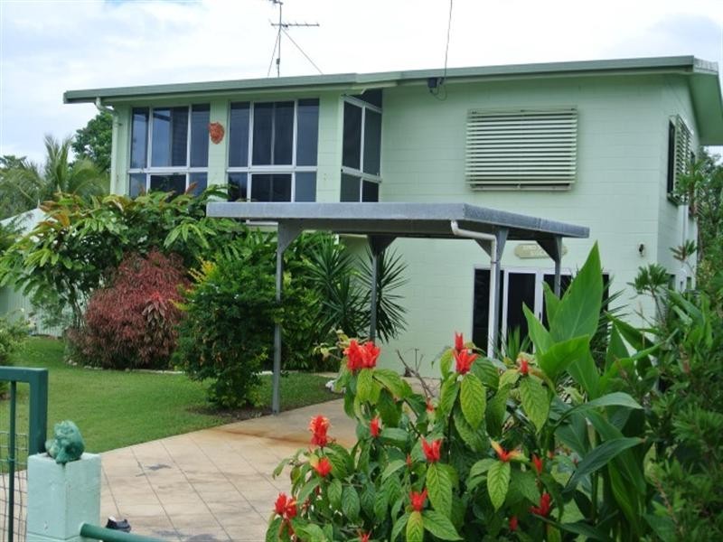 25 Holland Street, Wongaling Beach QLD 4852