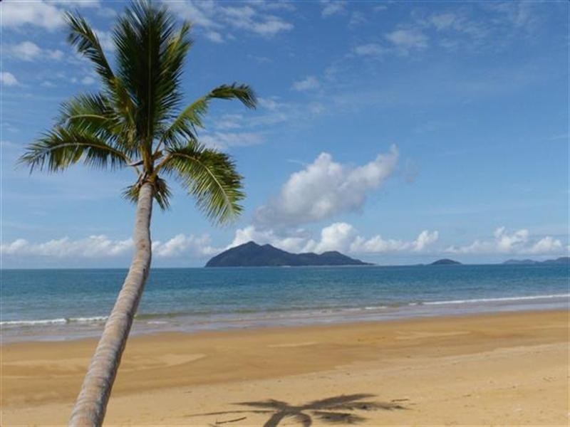 25 Holland Street, Wongaling Beach QLD 4852