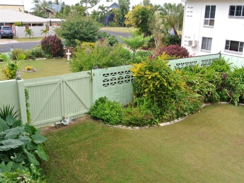 25 Holland Street, Wongaling Beach QLD 4852