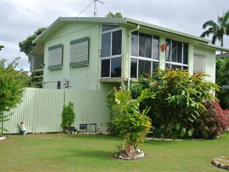 25 Holland Street, Wongaling Beach QLD 4852