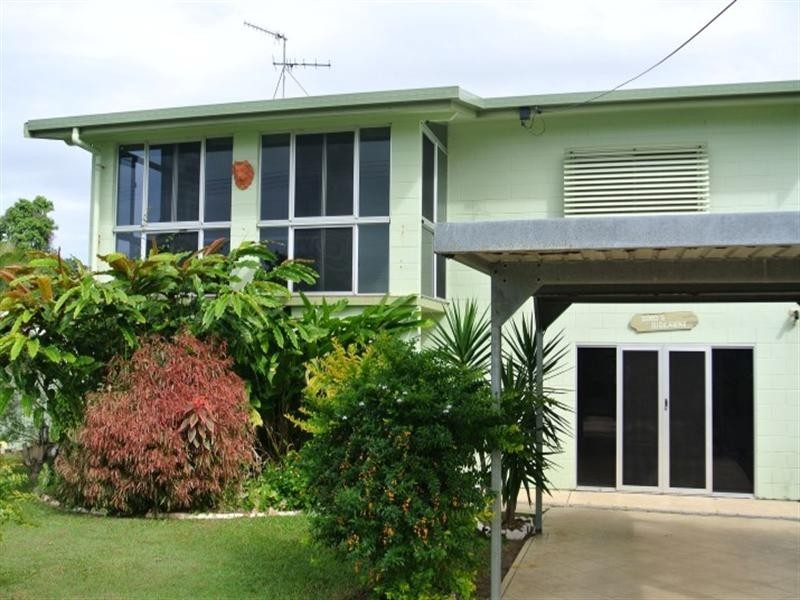 25 Holland Street, Wongaling Beach QLD 4852