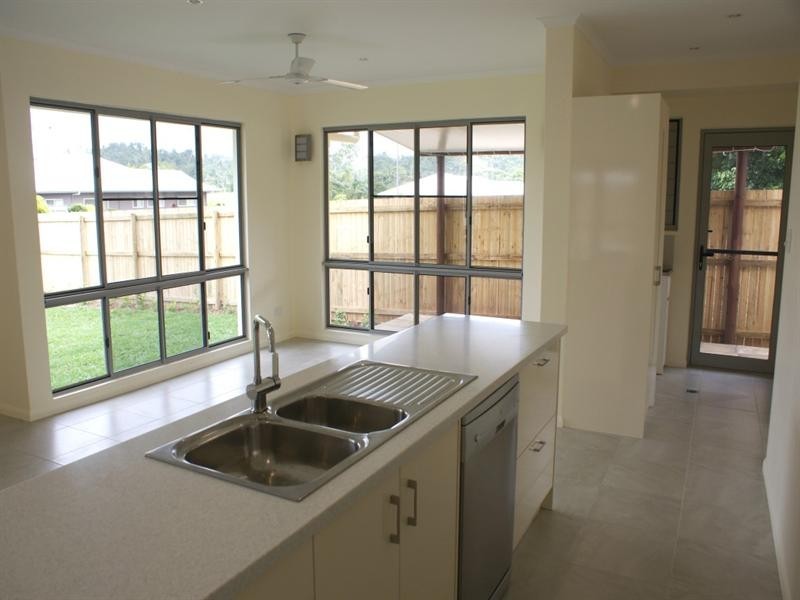 1/21 SHORE Street, Wongaling Beach QLD 4852