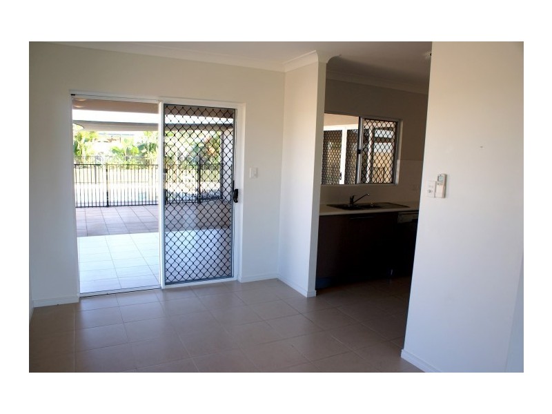 8 Helaconia Court, South Mission QLD 4852