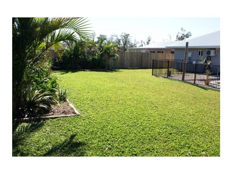 8 Helaconia Court, South Mission QLD 4852