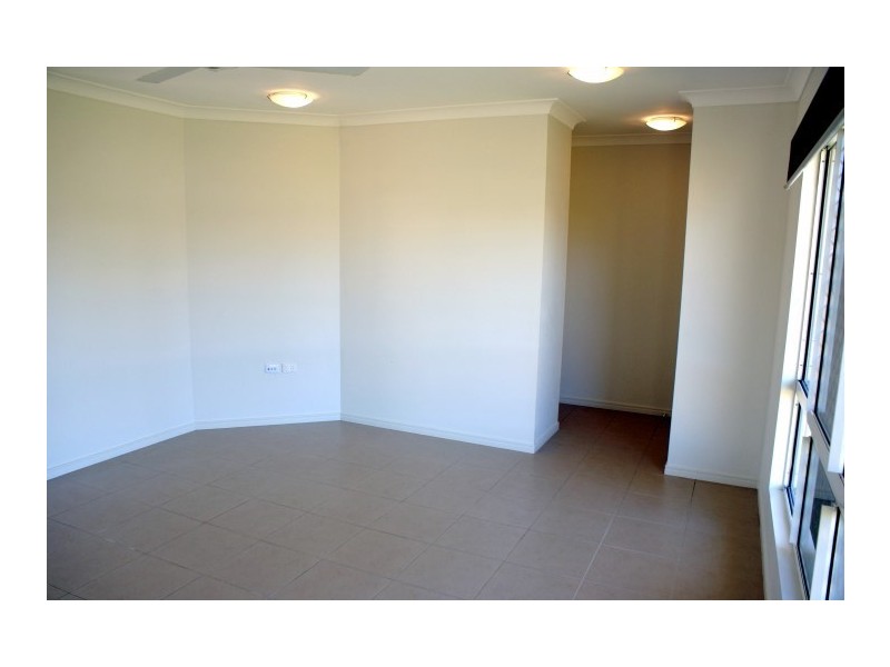 8 Helaconia Court, South Mission QLD 4852