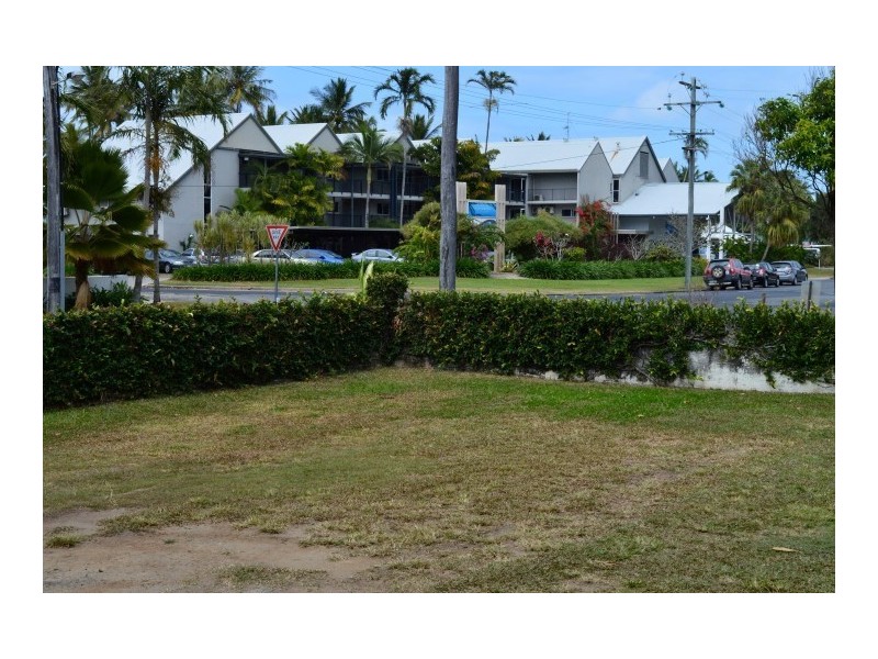 3 Donkin Lane, Mission Beach QLD 4852