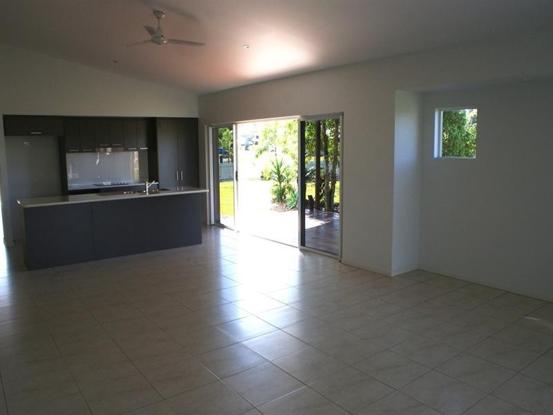 10 Mariner Drive, South Mission QLD 4852