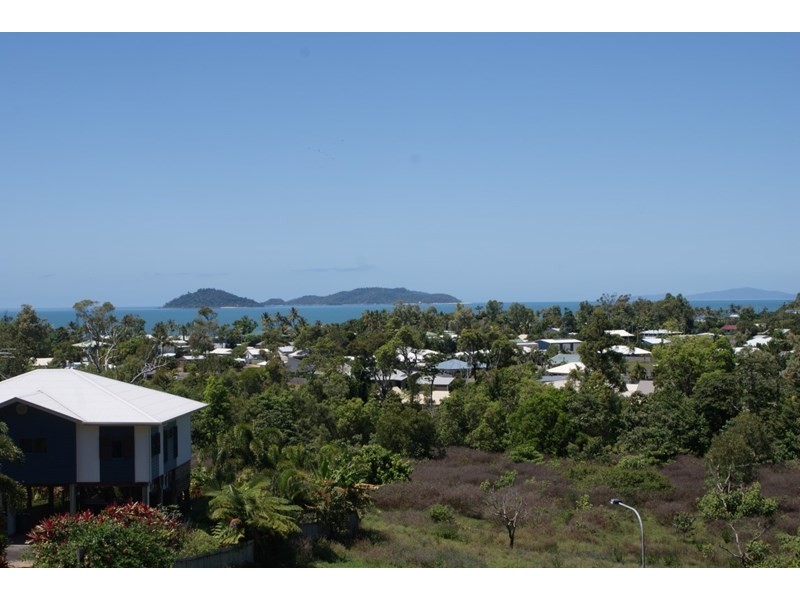 9 Bedarra Terrace, South Mission QLD 4852