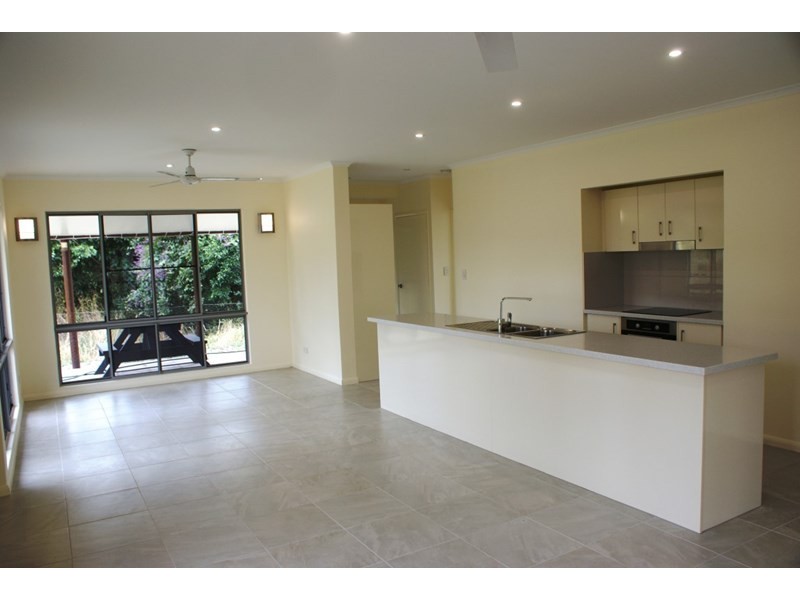 2/21 Shore Street, Wongaling Beach QLD 4852