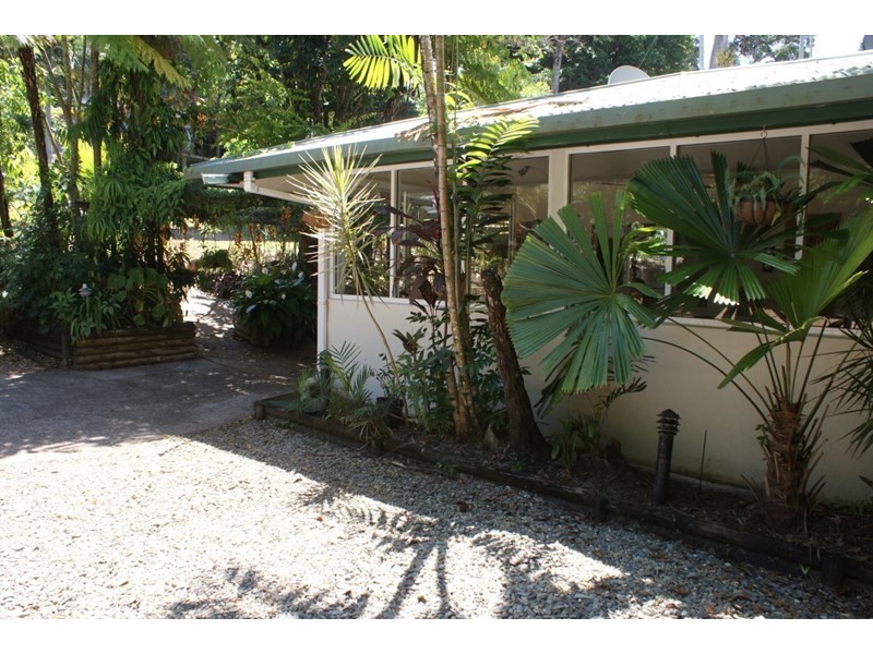 9 Endeavour Avenue, Mission Beach QLD 4852