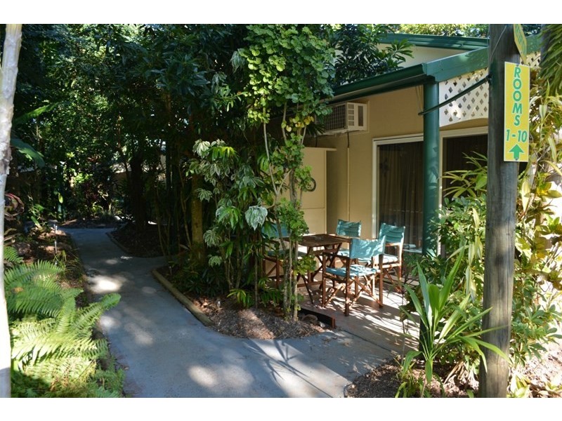 9 Endeavour Avenue, Mission Beach QLD 4852