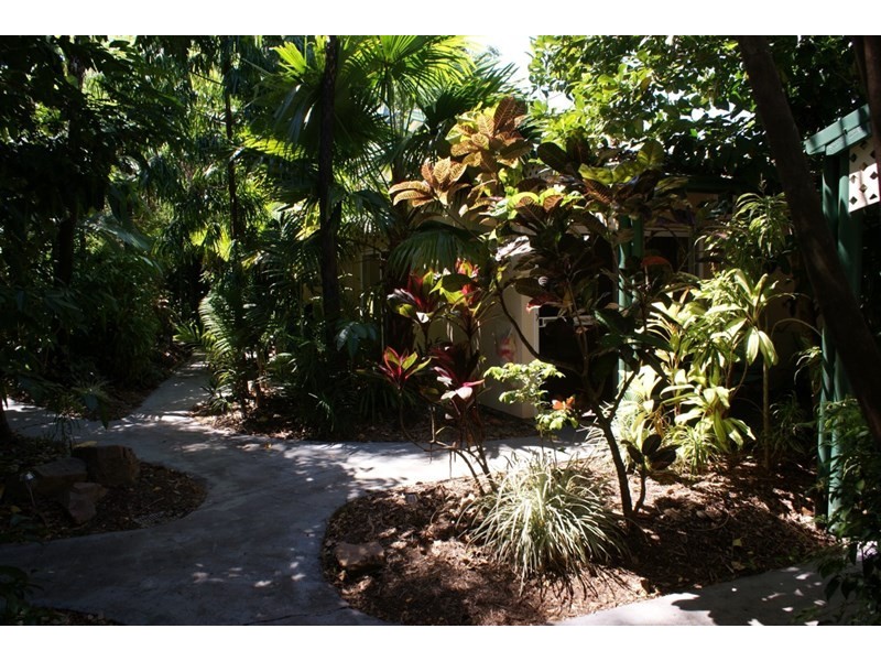 9 Endeavour Avenue, Mission Beach QLD 4852