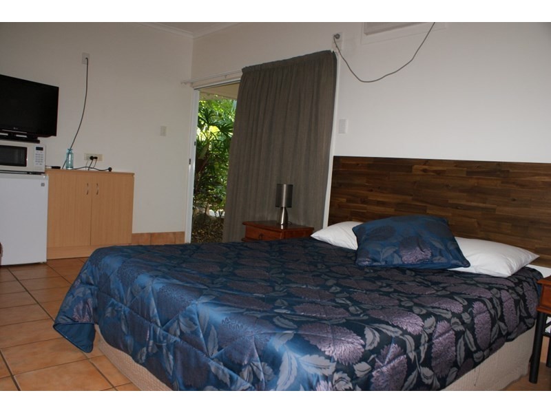 9 Endeavour Avenue, Mission Beach QLD 4852