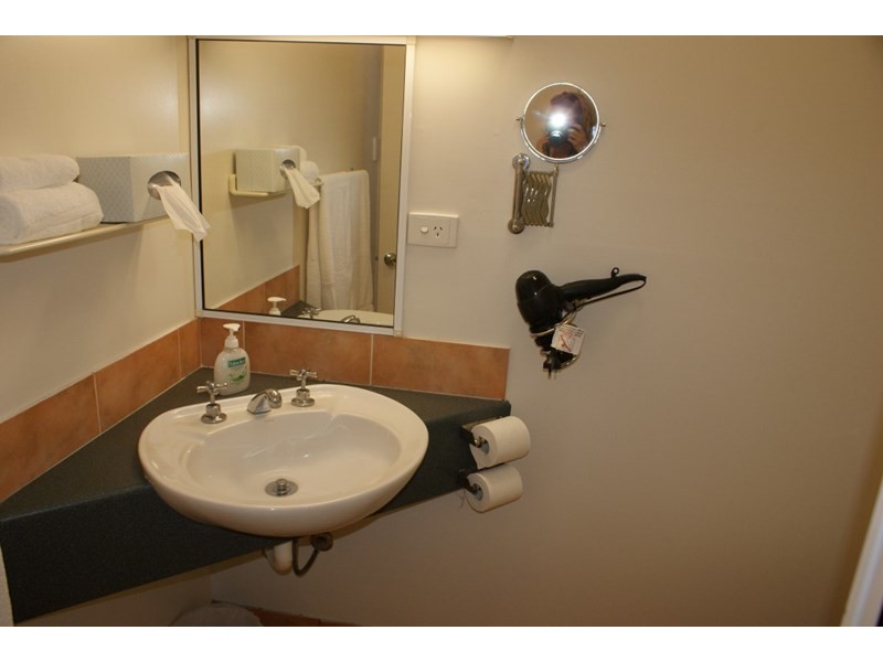 9 Endeavour Avenue, Mission Beach QLD 4852