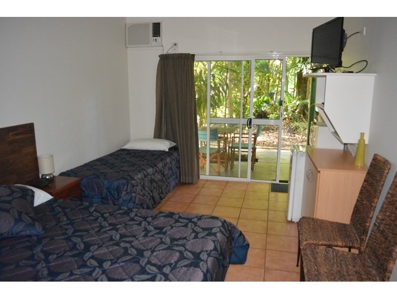 9 Endeavour Avenue, Mission Beach QLD 4852