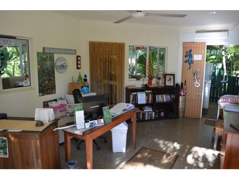 9 Endeavour Avenue, Mission Beach QLD 4852