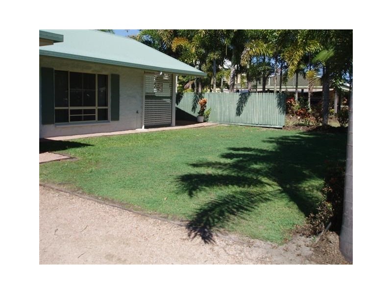 24 Holland Street, Wongaling Beach QLD 4852