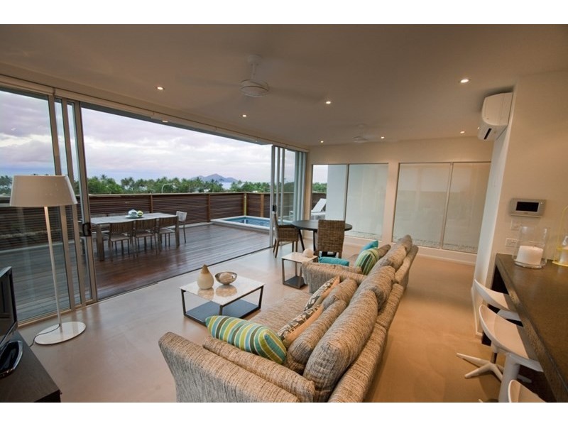 4/2 Coonanglebah Close, Mission Beach QLD 4852