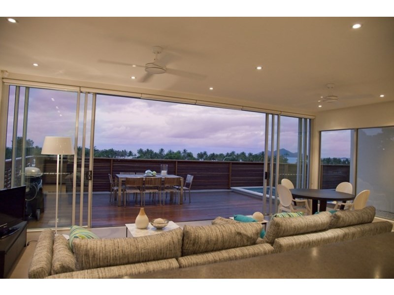4/2 Coonanglebah Close, Mission Beach QLD 4852