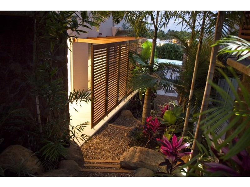 4/2 Coonanglebah Close, Mission Beach QLD 4852