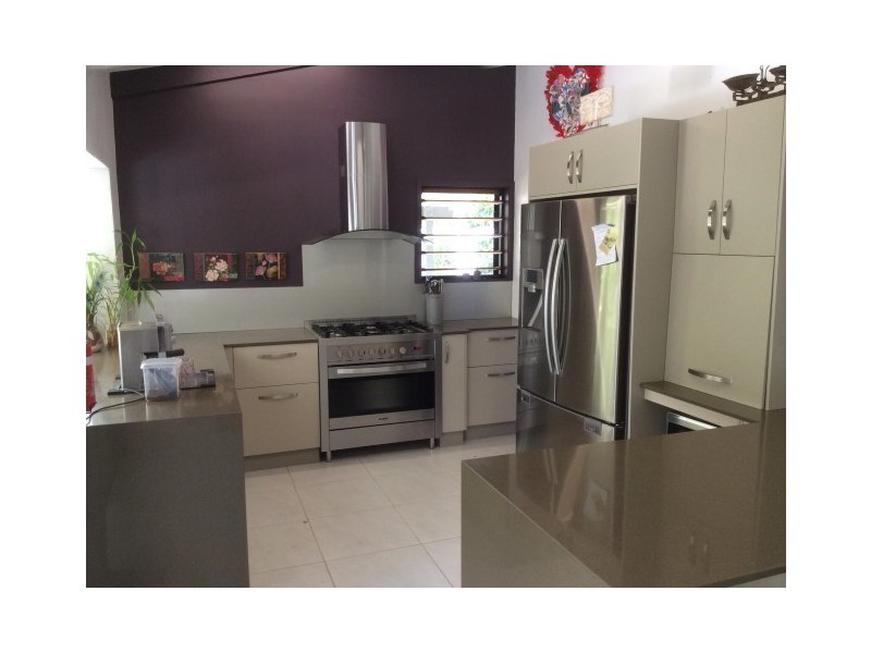 8 Pioneer Street, Bingil Bay QLD 4852