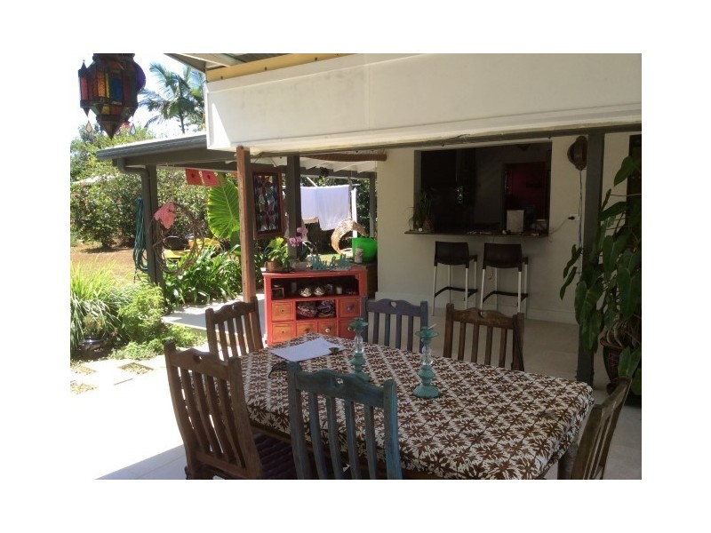 8 Pioneer Street, Bingil Bay QLD 4852