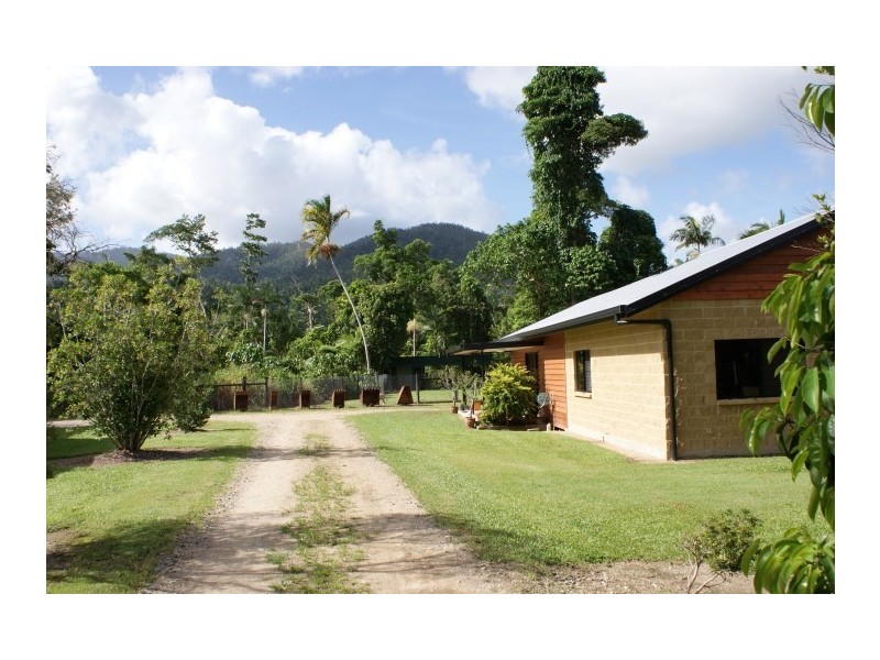 447 Bulgun Road, Bulgun QLD 4854