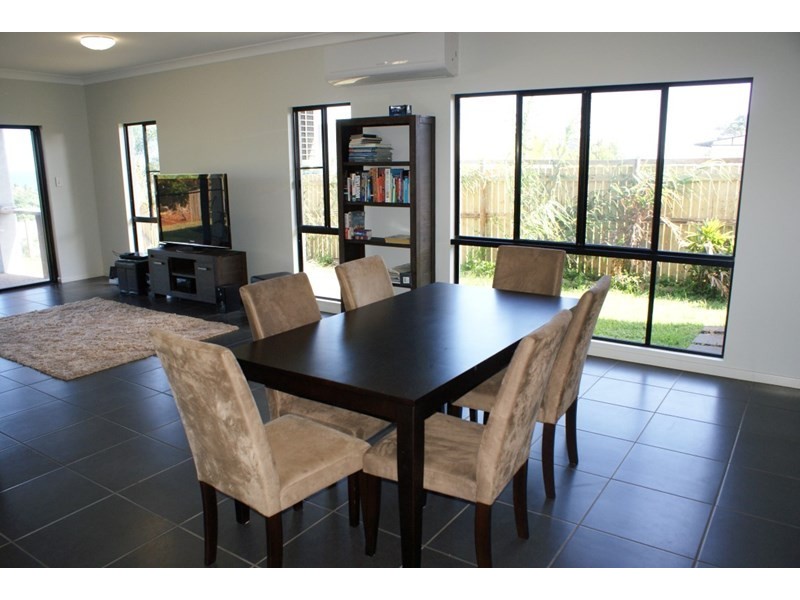 10 Rise Crescent, Mission Beach QLD 4852