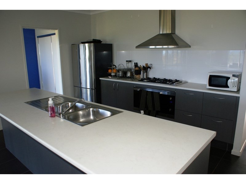 10 Rise Crescent, Mission Beach QLD 4852