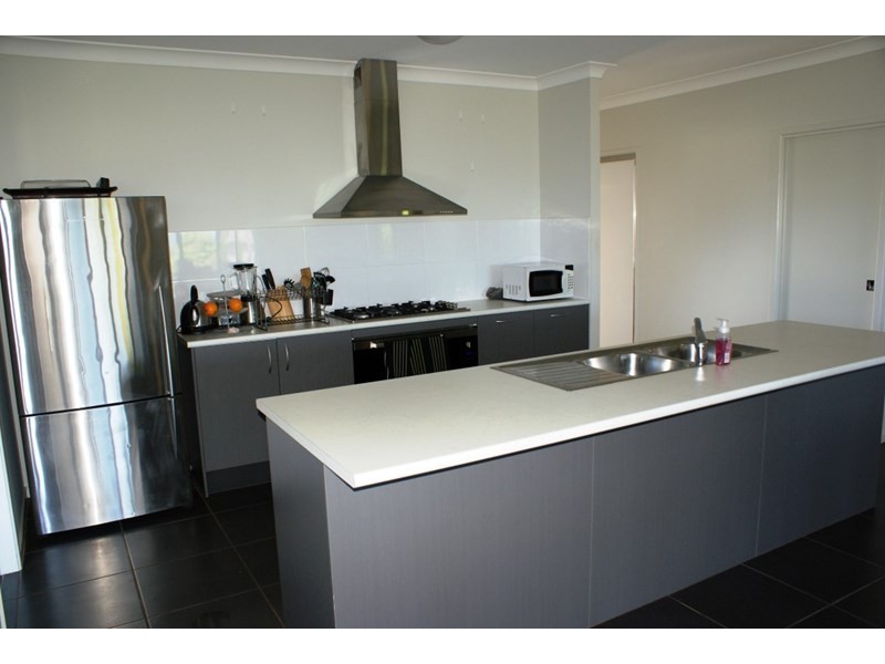 10 Rise Crescent, Mission Beach QLD 4852