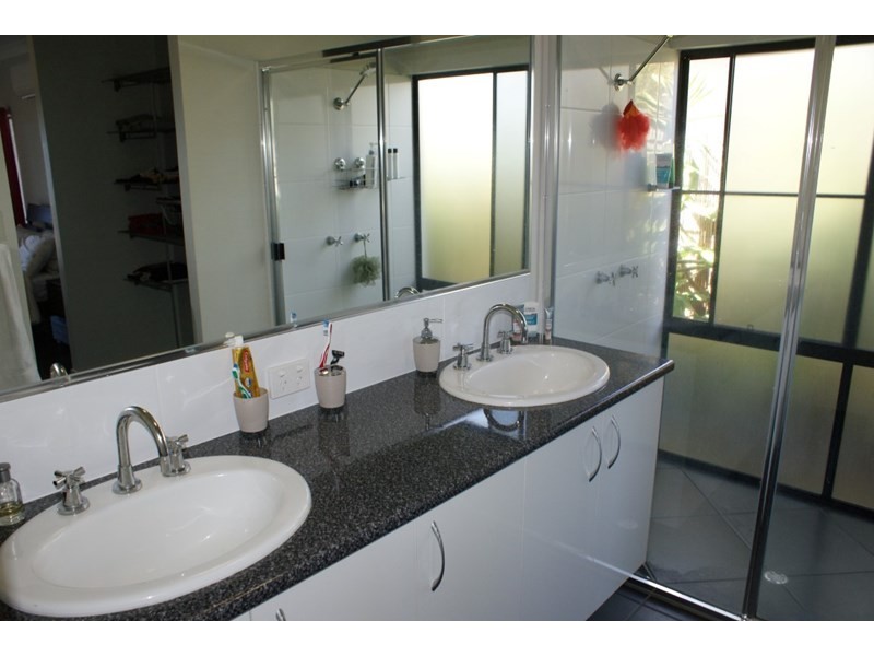 10 Rise Crescent, Mission Beach QLD 4852