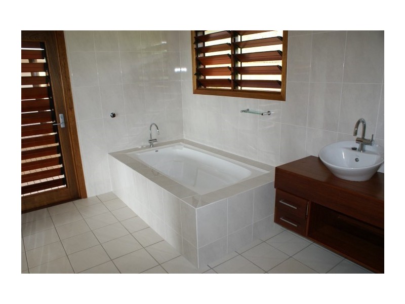 68 North Hull Road, Carmoo QLD 4852