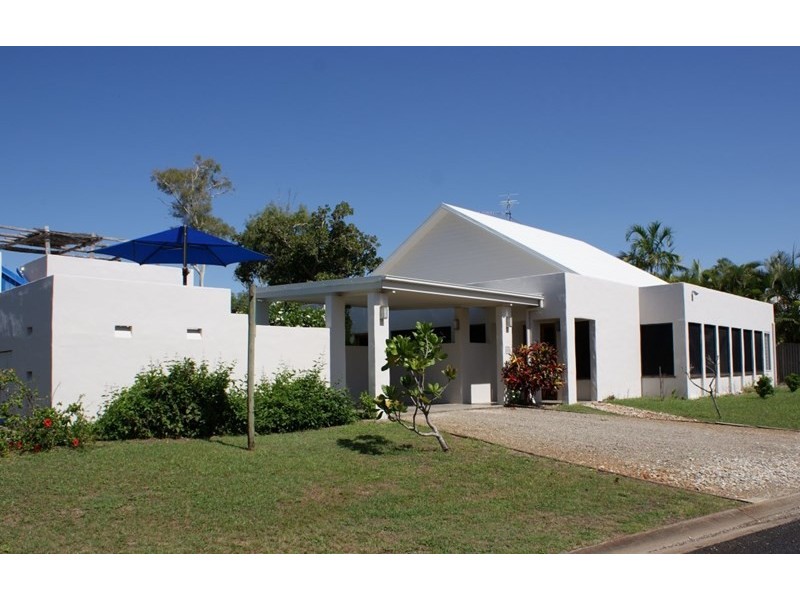 2 Conch Street, Mission Beach QLD 4852