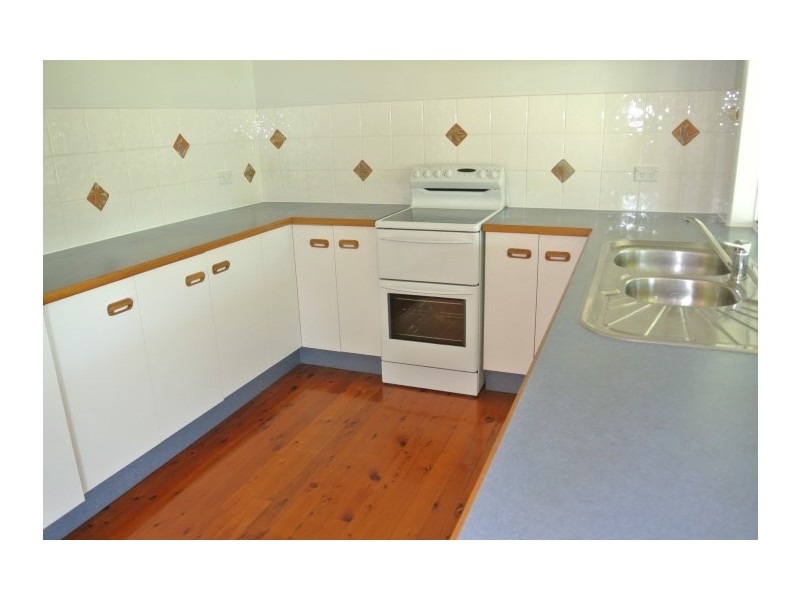 27 Kent Close, Mission Beach QLD 4852