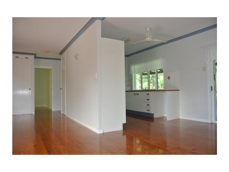 27 Kent Close, Mission Beach QLD 4852