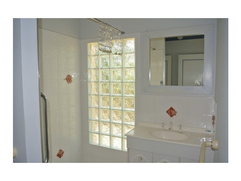 27 Kent Close, Mission Beach QLD 4852