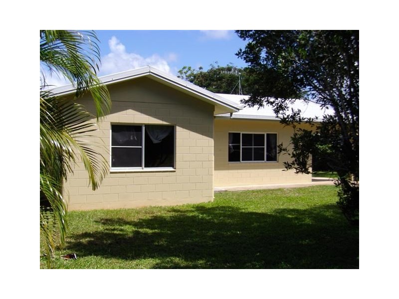 8 Yamala Close, Mission Beach QLD 4852