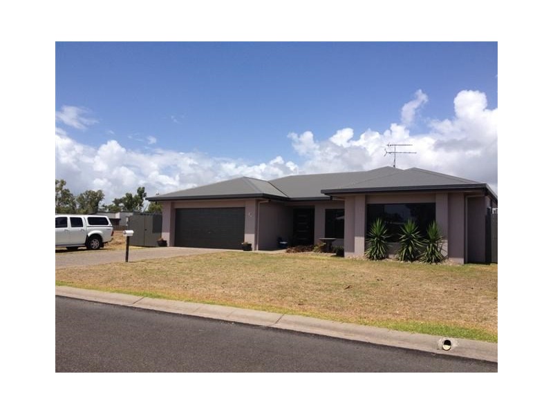 42 Midshipman Street, South Mission QLD 4852