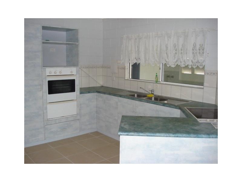 6 Kent Close, Mission Beach QLD 4852