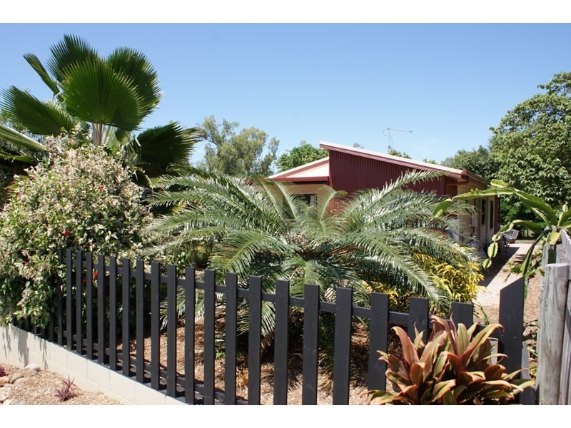 25 Spinnaker Street, South Mission QLD 4852