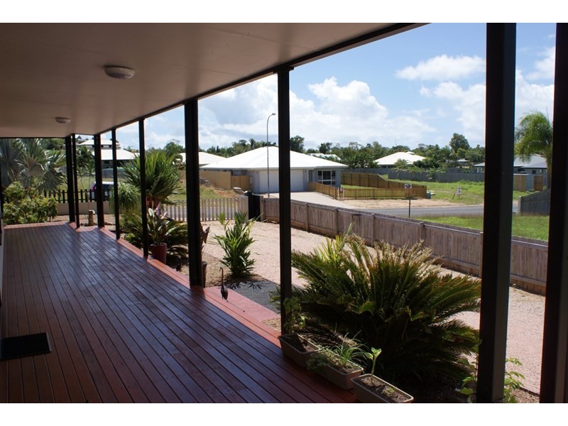 25 Spinnaker Street, South Mission QLD 4852